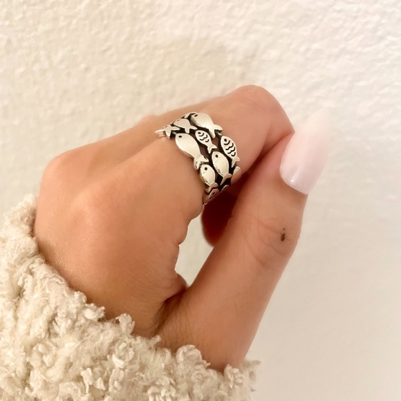 925 Sterling Silver Fish Ring School of Fish Ring Dainty Fish Ring Band - Picture 5 of 9
